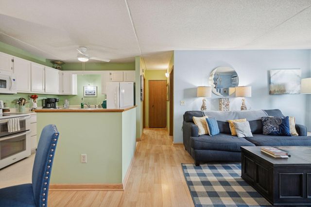 2601 Kenzie Terrace 330, Saint Anthony, MN 55418