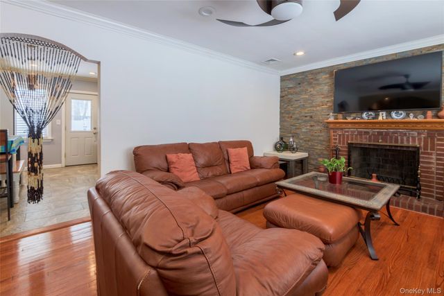 34 Pine Street, Hicksville, NY 11801