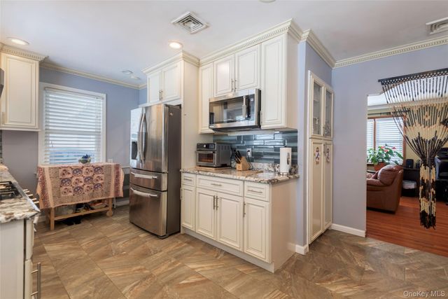 34 Pine Street, Hicksville, NY 11801