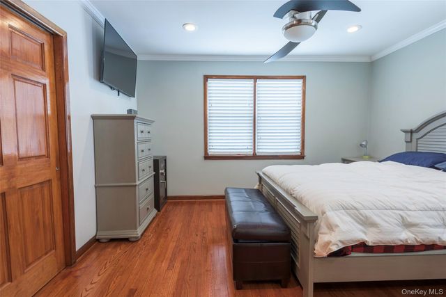 34 Pine Street, Hicksville, NY 11801