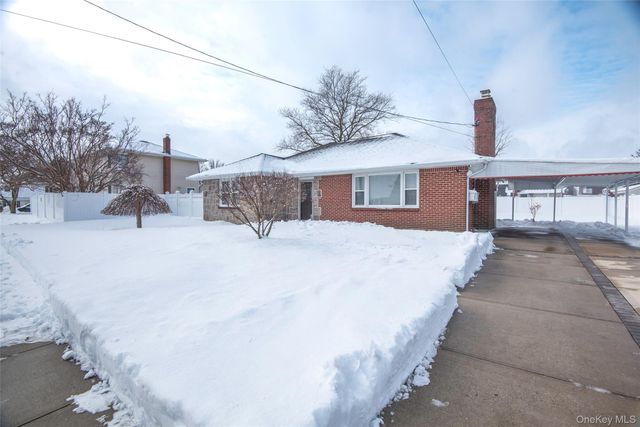 34 Pine Street, Hicksville, NY 11801