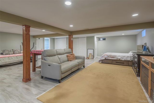 34 Pine Street, Hicksville, NY 11801