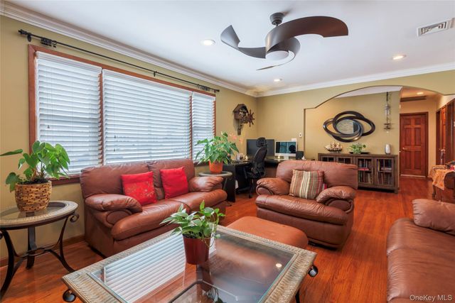 34 Pine Street, Hicksville, NY 11801