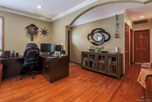 34 Pine Street, Hicksville, NY 11801