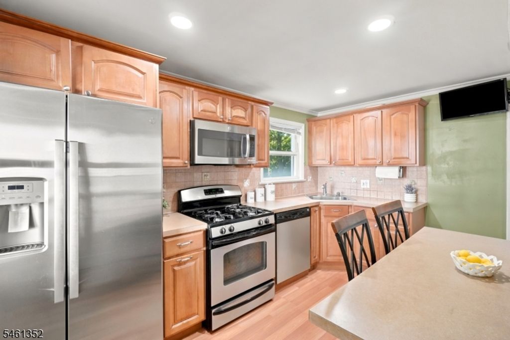 50 Heather Ln, Roselle Boro, NJ 07203 — photo 4