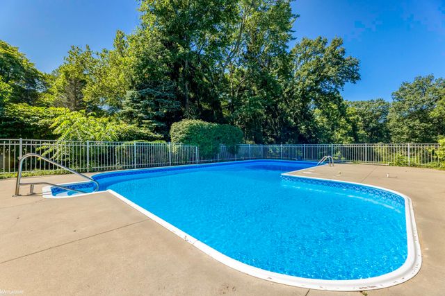 2857 Riverside Drive, Port Huron, MI 48060