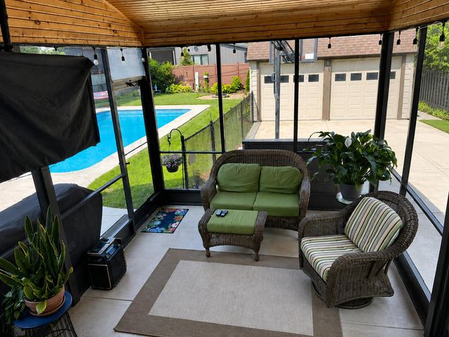 566 Lawndale Court, Holland, MI 49423