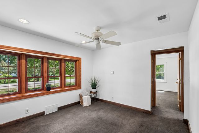 33320 N Sunset Avenue, Grayslake, IL 60030