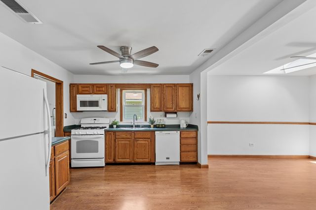 33320 N Sunset Avenue, Grayslake, IL 60030