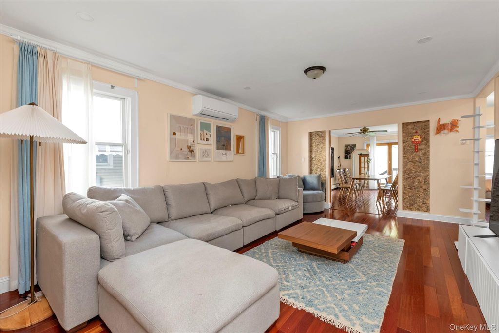 7643 265th Street, New Hyde Park, NY 11040 — photo 4