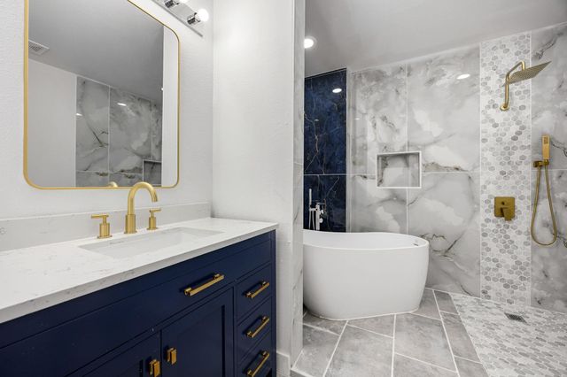 811 W Calhoun Street, Livingston, TX 77351