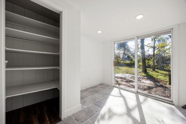 811 W Calhoun Street, Livingston, TX 77351