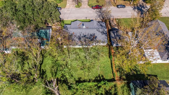 811 W Calhoun Street, Livingston, TX 77351