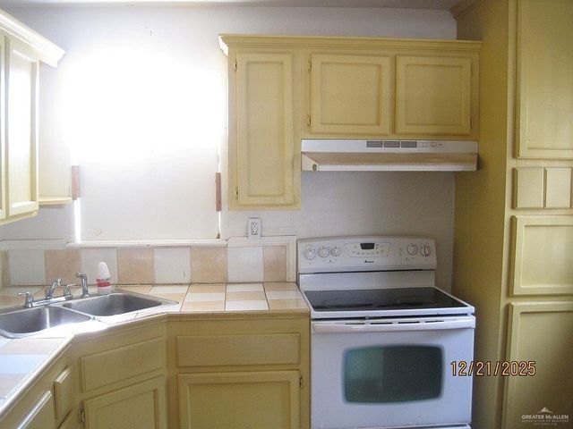 611 San Benito Street, Weslaco, TX 78596