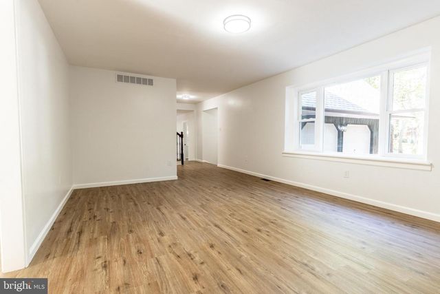 9 HAWTHORNE DR, Medford, NJ 08055