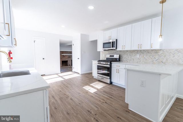 9 HAWTHORNE DR, Medford, NJ 08055