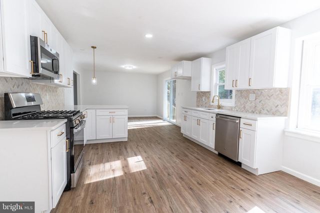 9 HAWTHORNE DR, Medford, NJ 08055