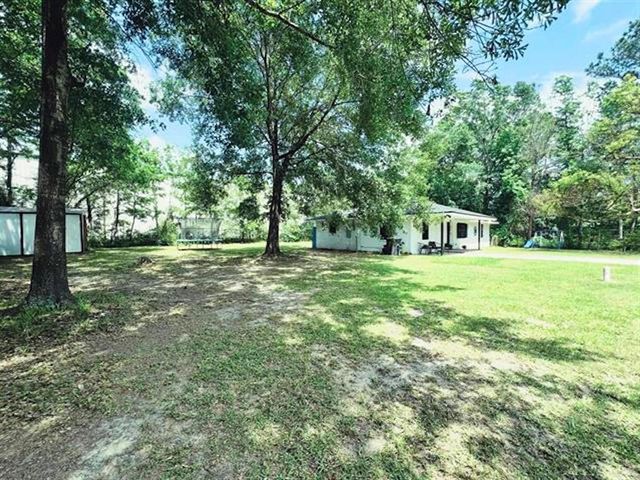 205 Reynolds Lane, Vidor, TX 77662