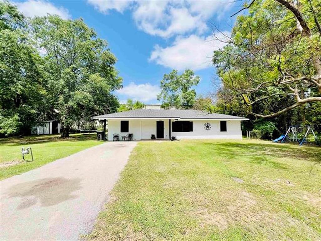 205 Reynolds Lane, Vidor, TX 77662