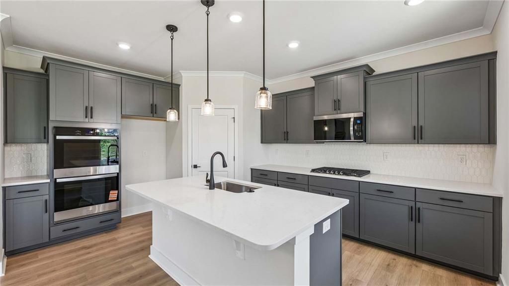 16780 S Allman Road, Olathe, KS 66062