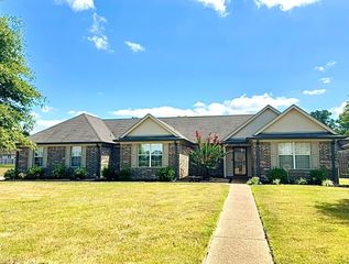 2318 N FOREST HILL IRENE RD, Cordova, TN 38016