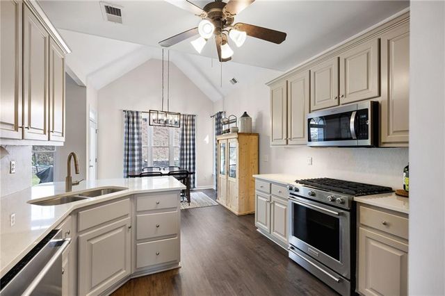 717 Golf Crest Drive, Acworth, GA 30101