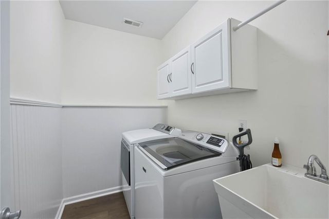 717 Golf Crest Drive, Acworth, GA 30101