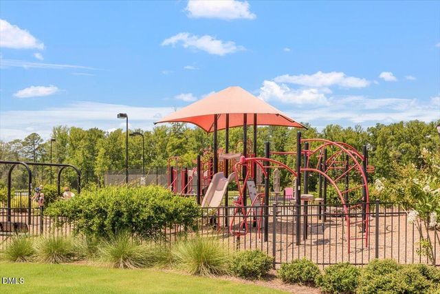 525 Ancient Oaks Drive, Holly Springs, NC 27540