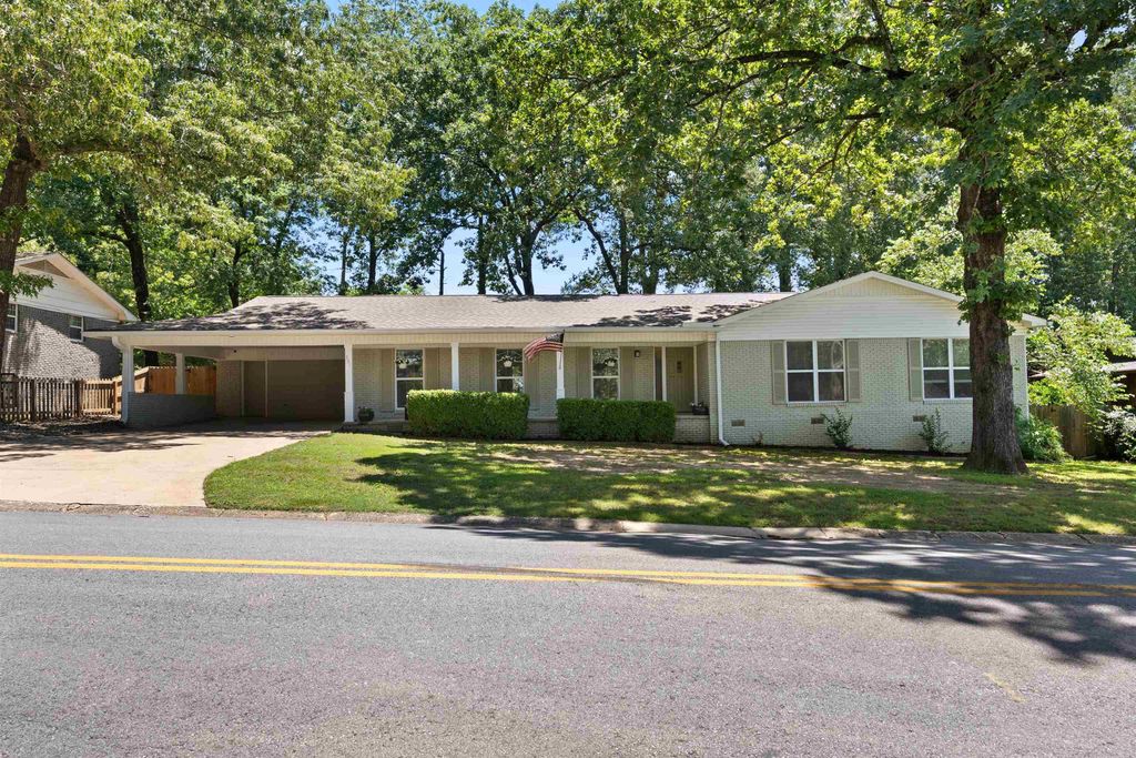 801 Pinewood, Benton, AR 72015