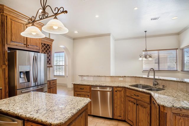 7713 Lakeview Circle, Fort Worth, TX 76179