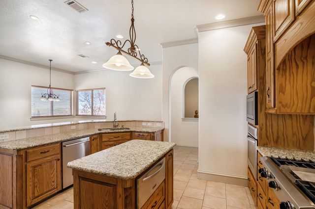 7713 Lakeview Circle, Fort Worth, TX 76179