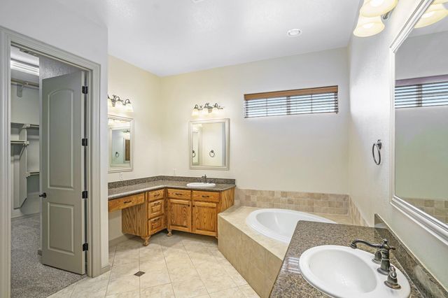 7713 Lakeview Circle, Fort Worth, TX 76179