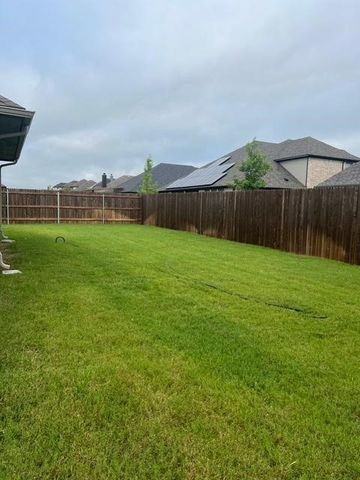 203 Mockingbird Drive, Waxahachie, TX 75165