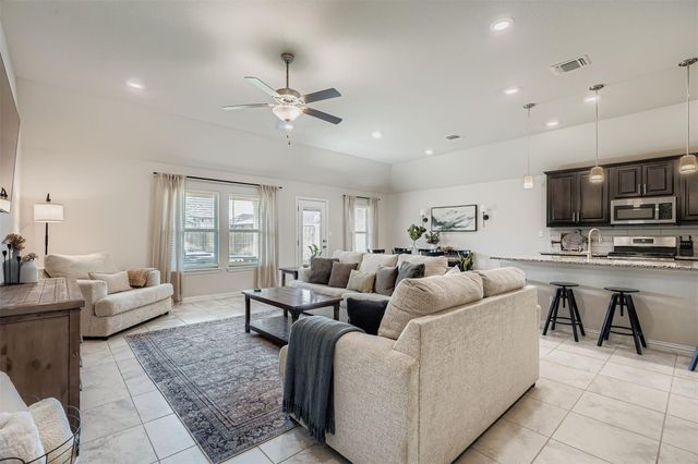 630 Stonewood LN, Buda, TX 78610