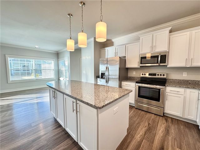 703 NE Heights Lane, Bentonville, AR 72712