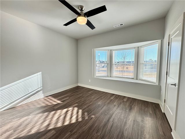 703 NE Heights Lane, Bentonville, AR 72712