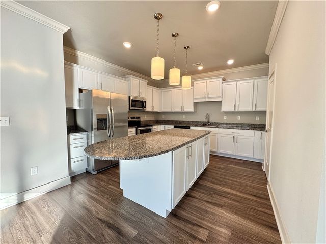 703 NE Heights Lane, Bentonville, AR 72712