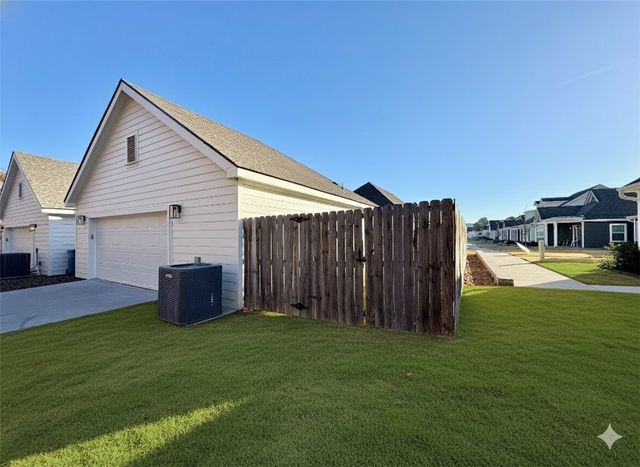 703 NE Heights Lane, Bentonville, AR 72712