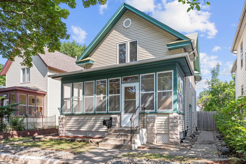 1067 Fremont Avenue, Saint Paul, MN 55106