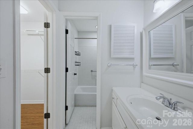 232 Queens Road 37, Charlotte, NC 28204
