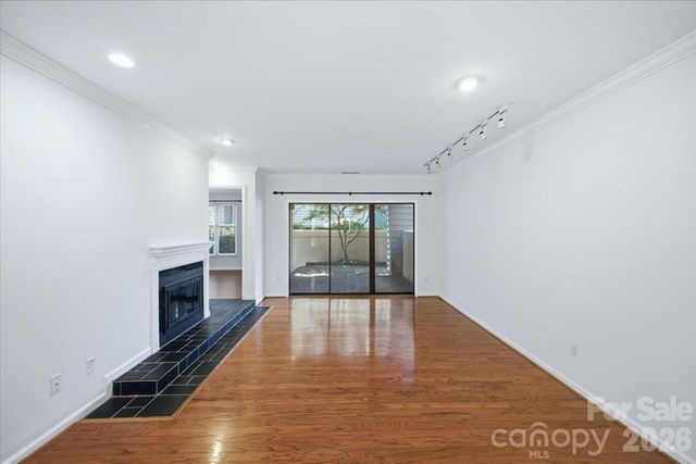 232 Queens Road 37, Charlotte, NC 28204