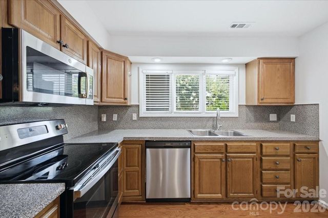 232 Queens Road 37, Charlotte, NC 28204