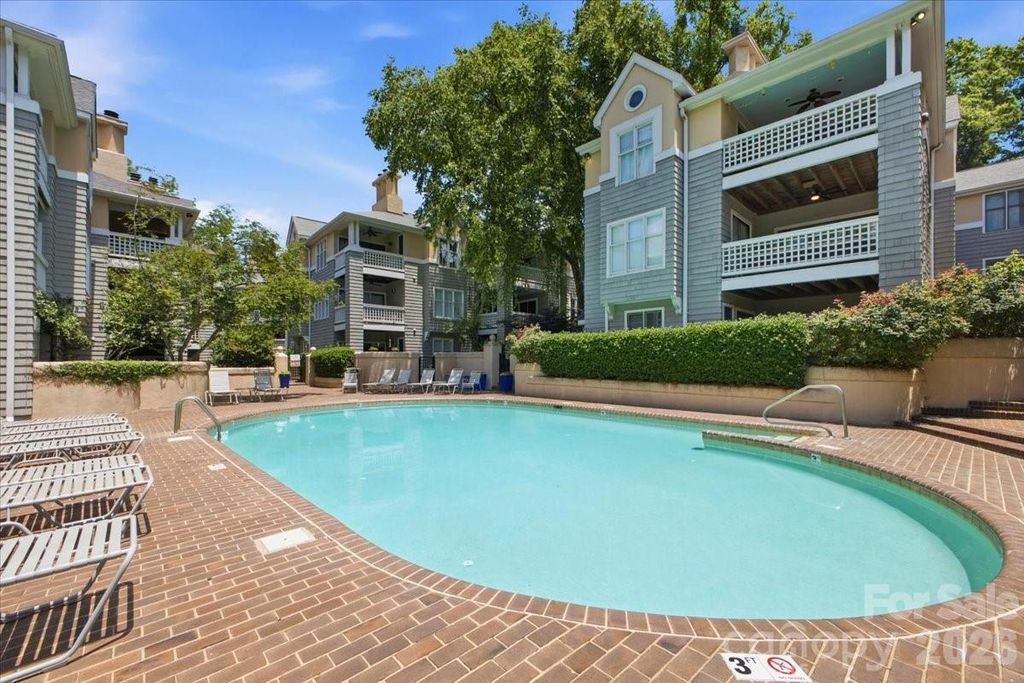 232 Queens Road 37, Charlotte, NC 28204