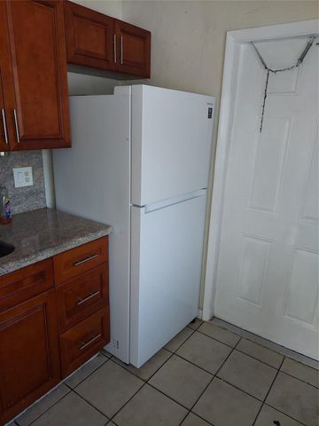 1829 N Dixie Highway, Fort Lauderdale, FL 33305