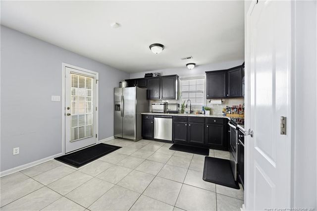 1944 Yellowbrick Road, Fayetteville, NC 28314