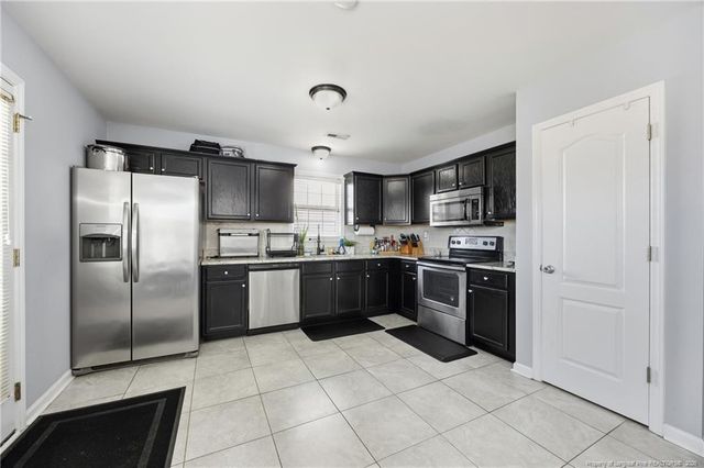 1944 Yellowbrick Road, Fayetteville, NC 28314