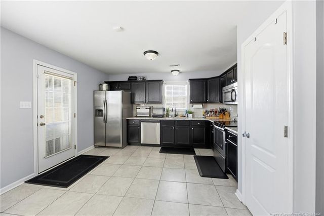 1944 Yellowbrick Road, Fayetteville, NC 28314