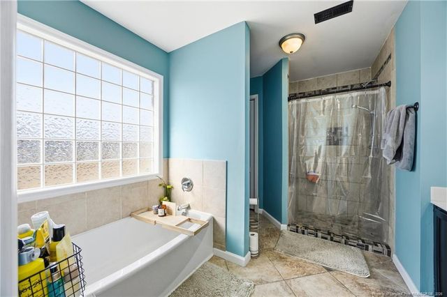 1944 Yellowbrick Road, Fayetteville, NC 28314