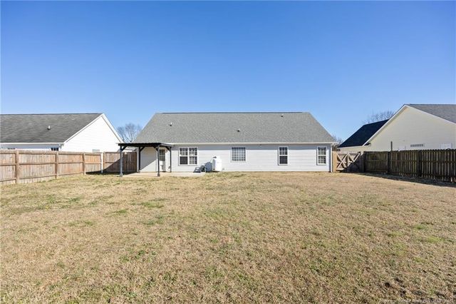 1944 Yellowbrick Road, Fayetteville, NC 28314