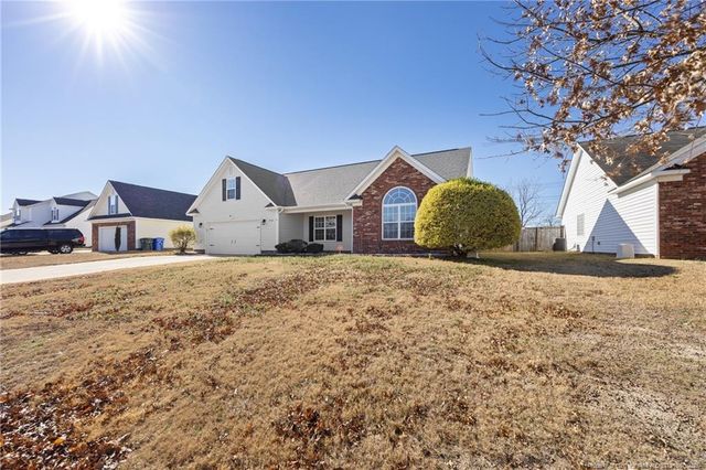 1944 Yellowbrick Road, Fayetteville, NC 28314